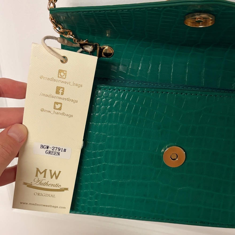 Madison West Emerald Green purse - Picture 5 of 6